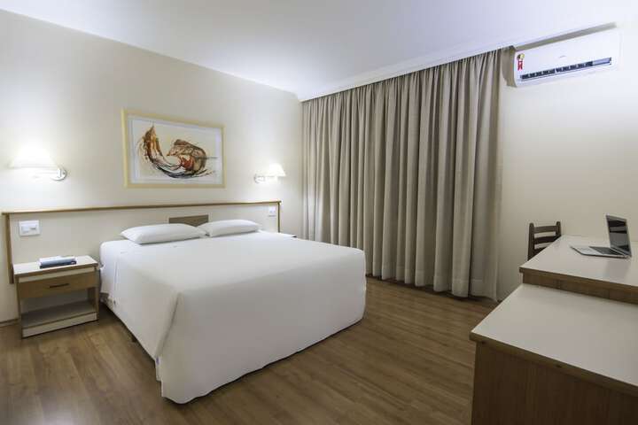 Room 4 of 60