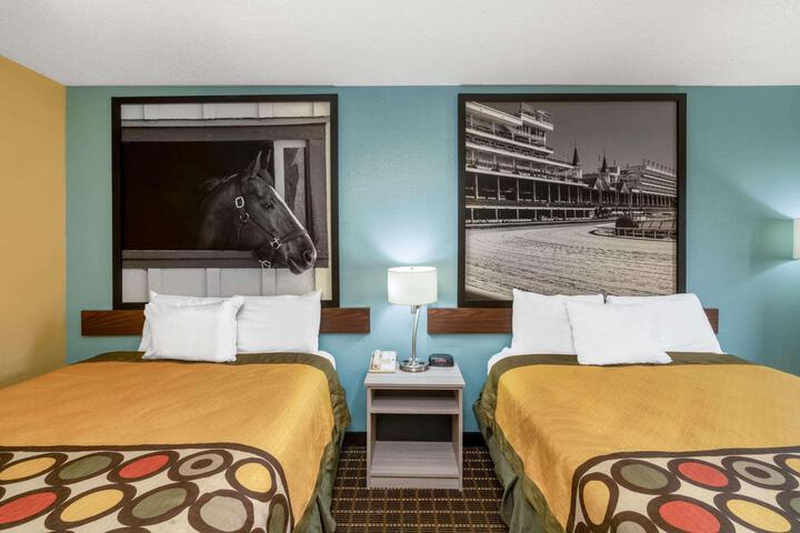 2 Queen Beds (3 of 12)