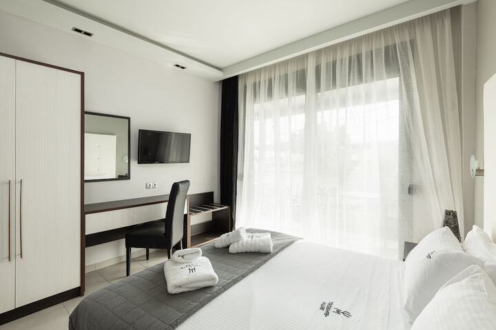 Room 3 of 88