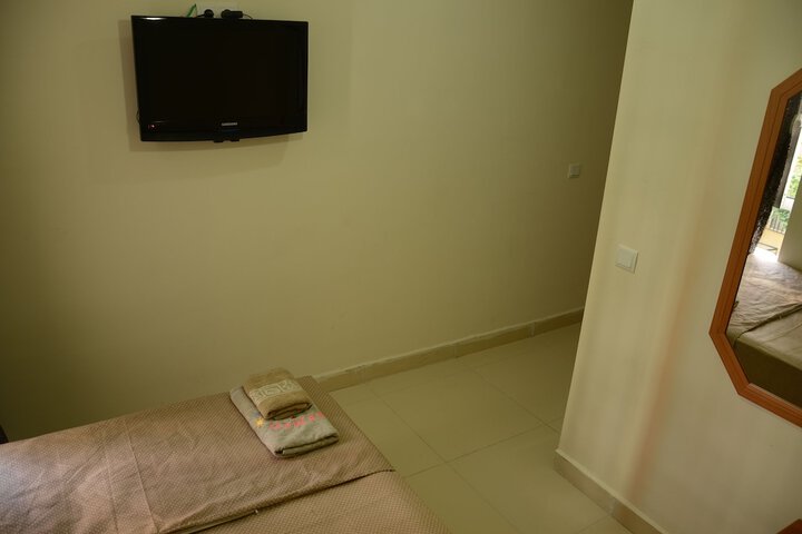 Room 30 of 43