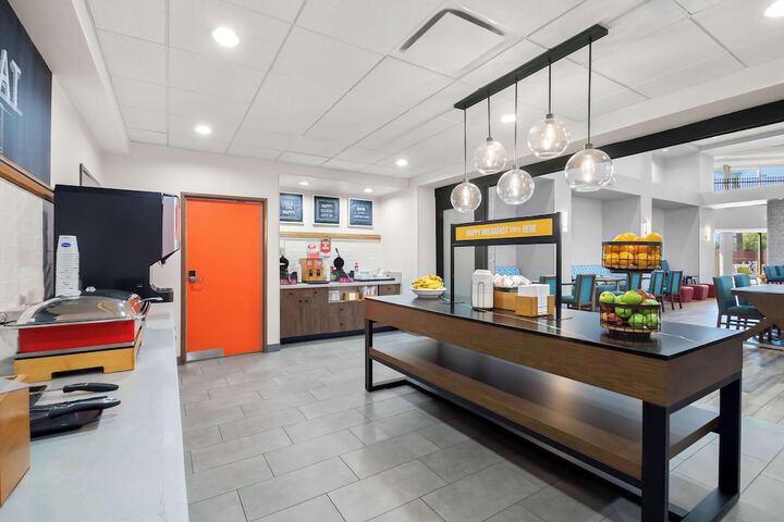 Breakfast area