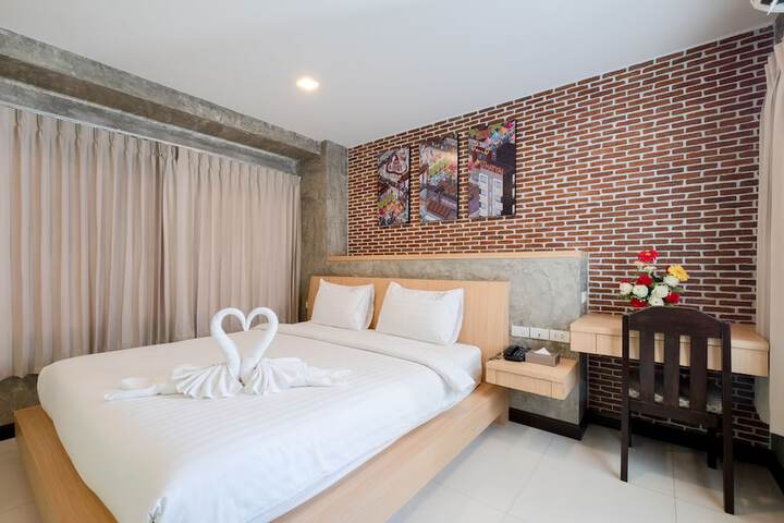 Room 12 of 64