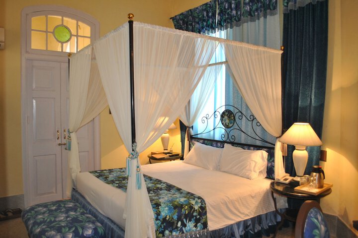 Room 7 of 42
