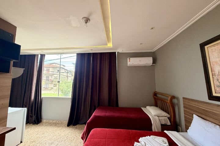 Room 8 of 66