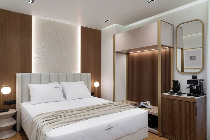 Room 19 of 60