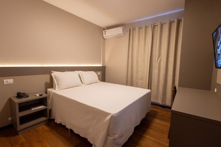 Room 5 of 28