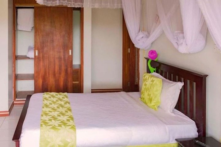 Room 26 of 86