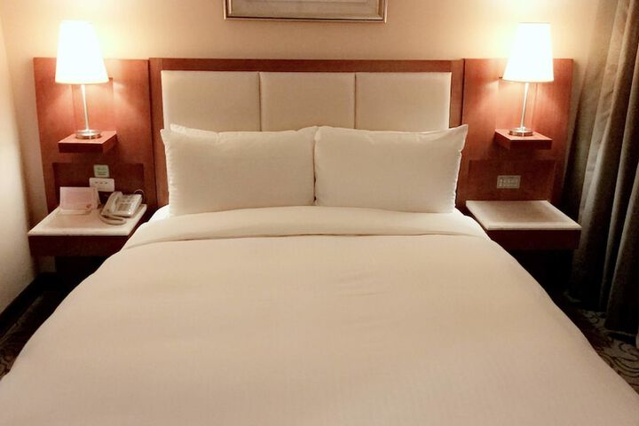 Room 6 of 38