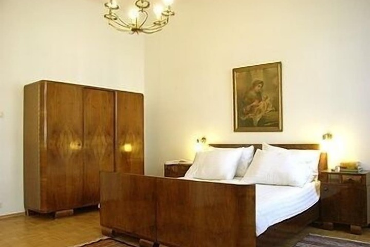 Room 35 of 108