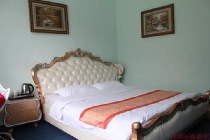 Room 5 of 31