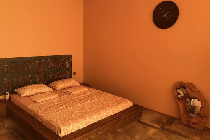 Room 13 of 97