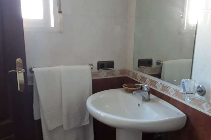Room 7 of 9