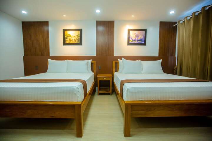 Room 3 of 72