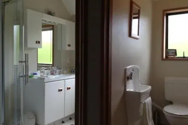 Room 2 of 3