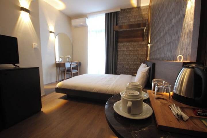 Room 73 of 204