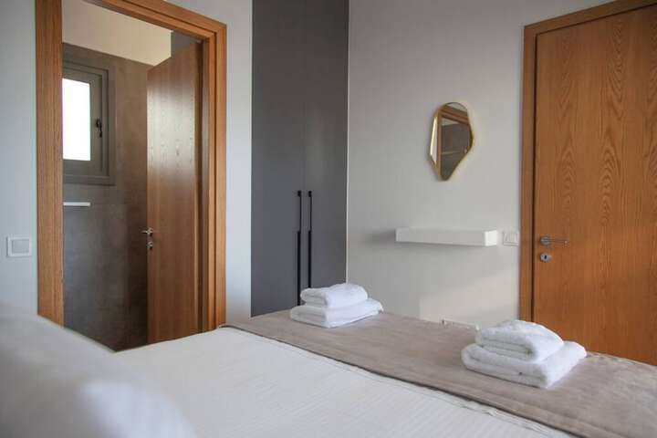 Room 28 of 37