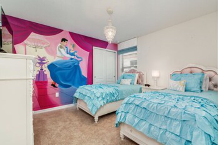 Room 53 of 70