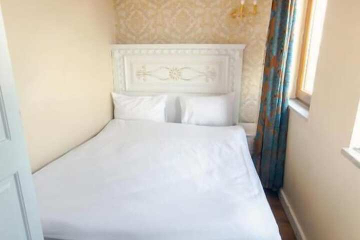 Room 5 of 36