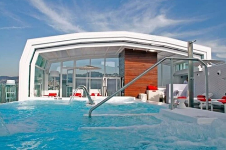 Pool Hotel