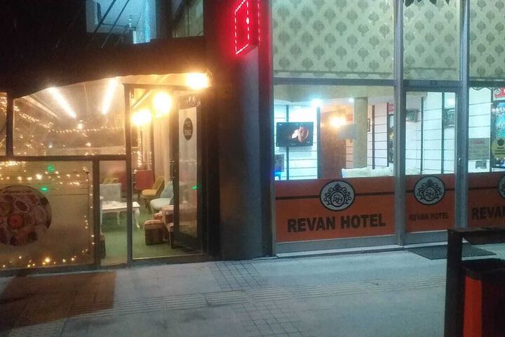 Hotel 11 of 12