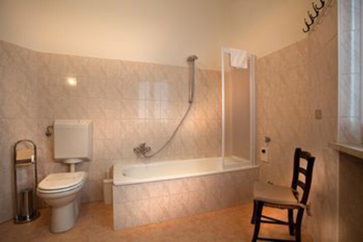 Room 4 of 31