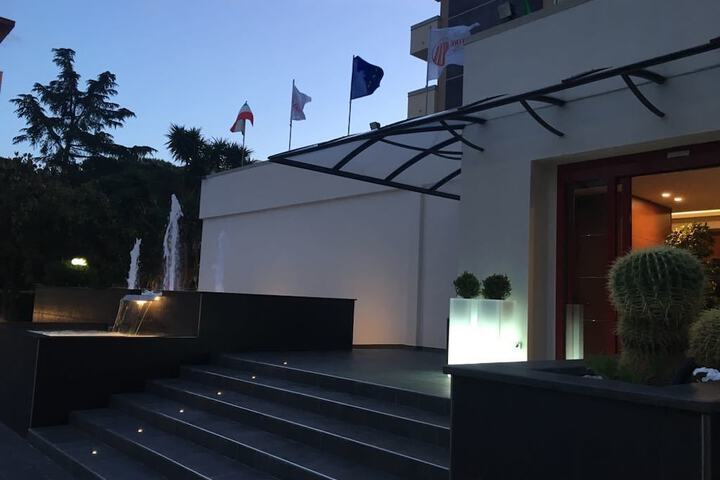 Hotel 52 of 52