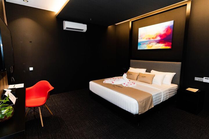 Room 35 of 73