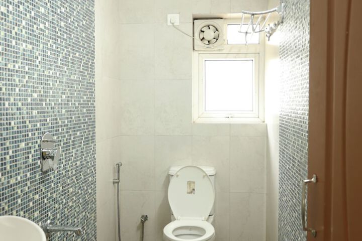 Room 8 of 10
