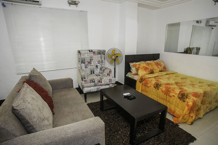 Room 6 of 11