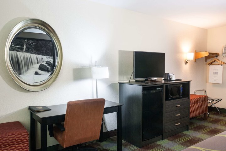 Room 11 of 25