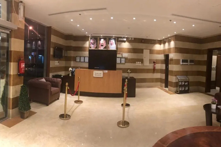 Room 9 of 11