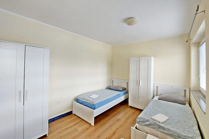 Room 12 of 43