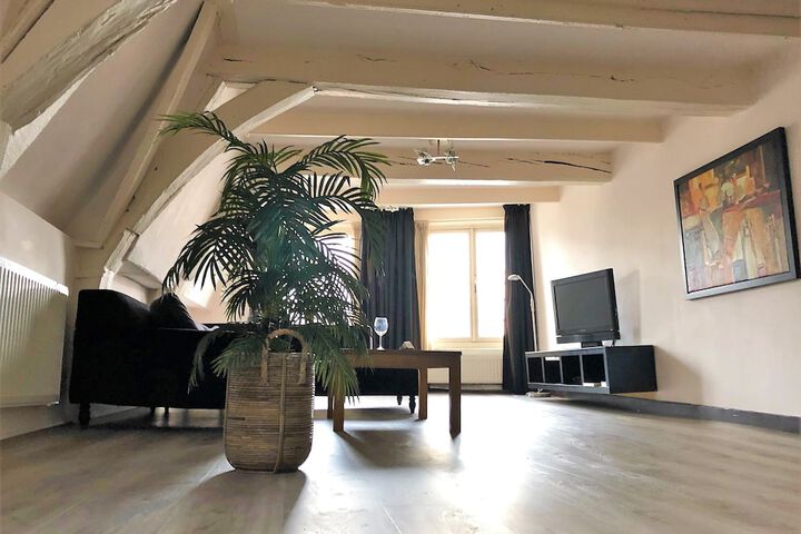 Room 8 of 42