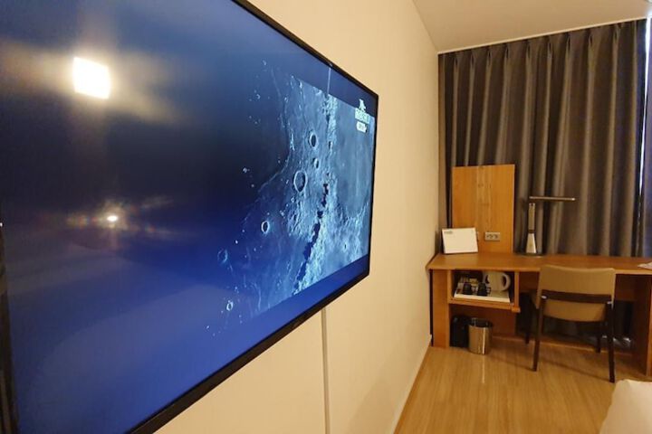 Room 16 of 52