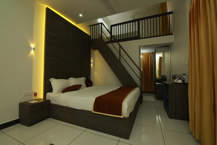 Room 12 of 25