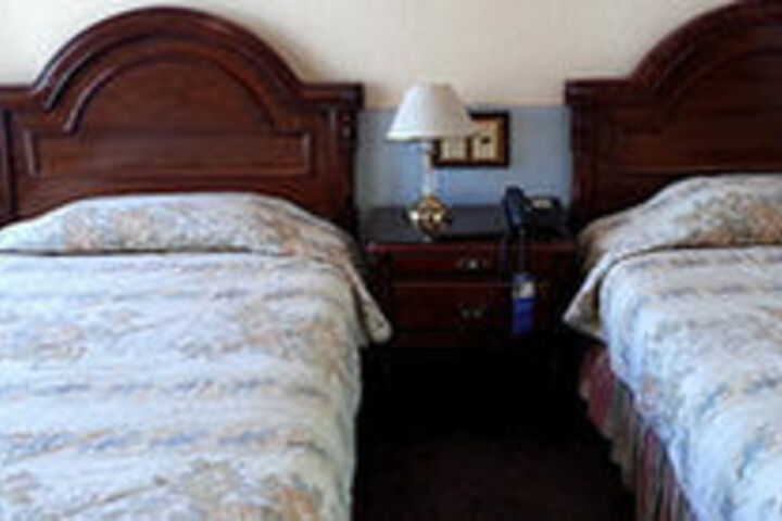 Room 8 of 15