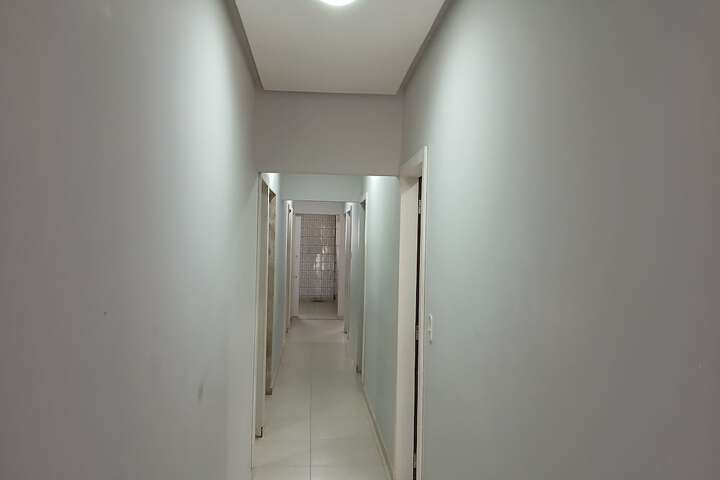 Room 9 of 12