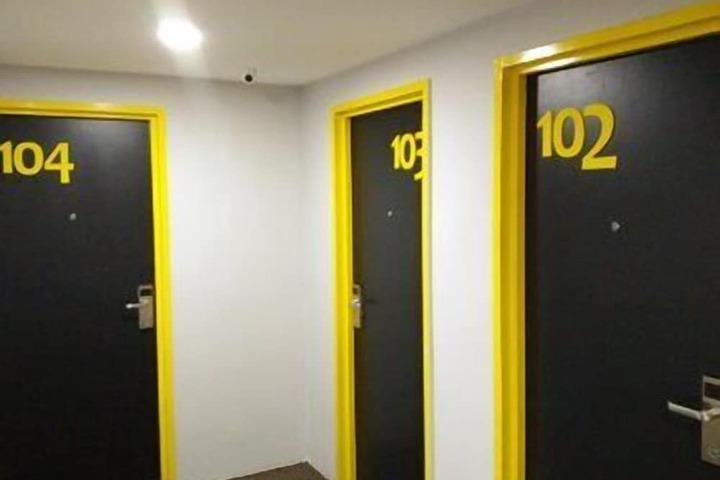 Ballroom/Hall 27 of 31