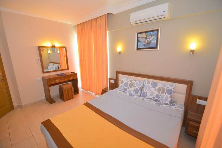 Room 18 of 106