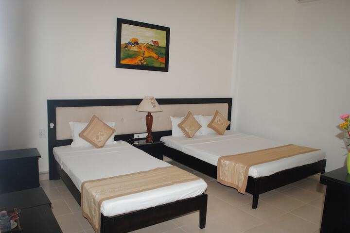Room 10 of 26