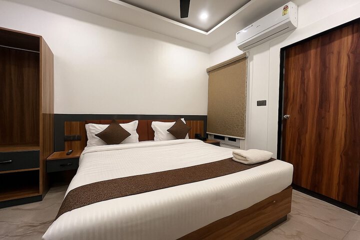 Room 7 of 92