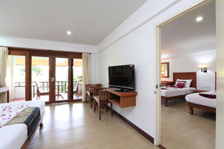 Room 28 of 68