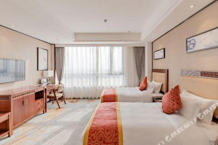 Huayuan International Hotel