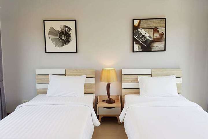 Room 4 of 34