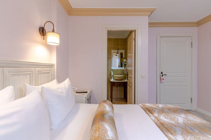 Room 4 of 56