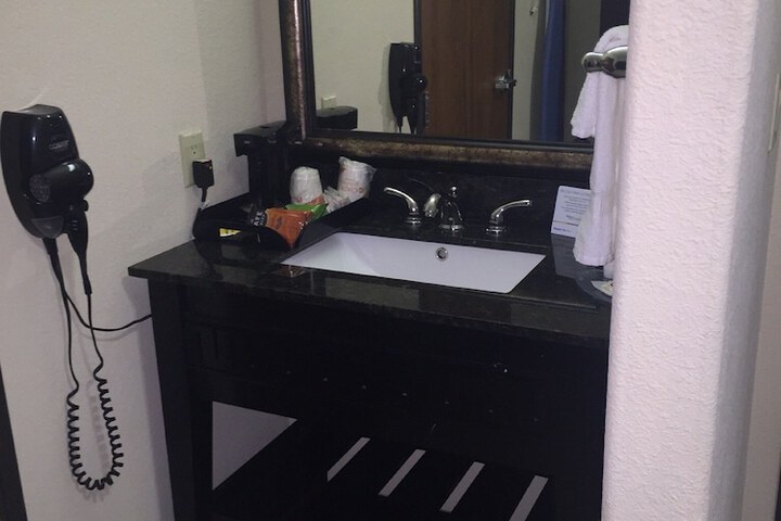 Room 13 of 31