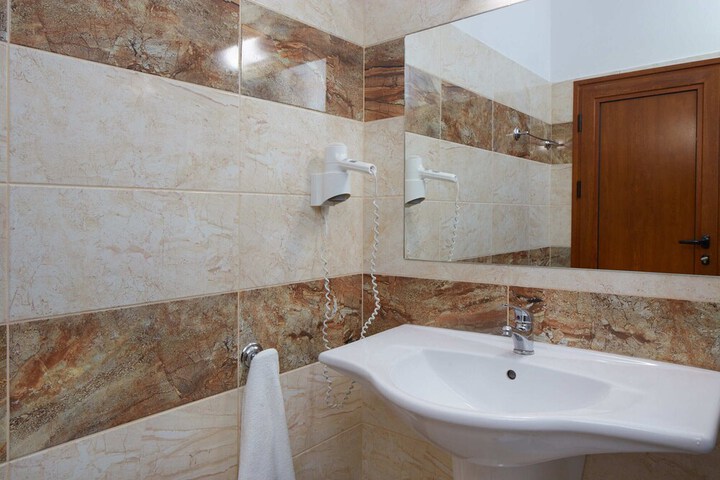 Room 16 of 23
