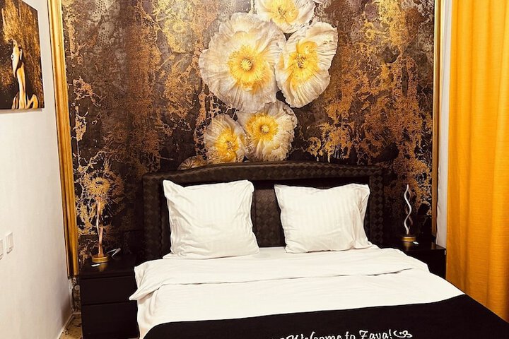 Room 12 of 30