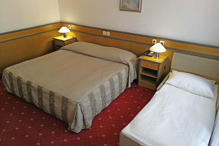 Room 11 of 49
