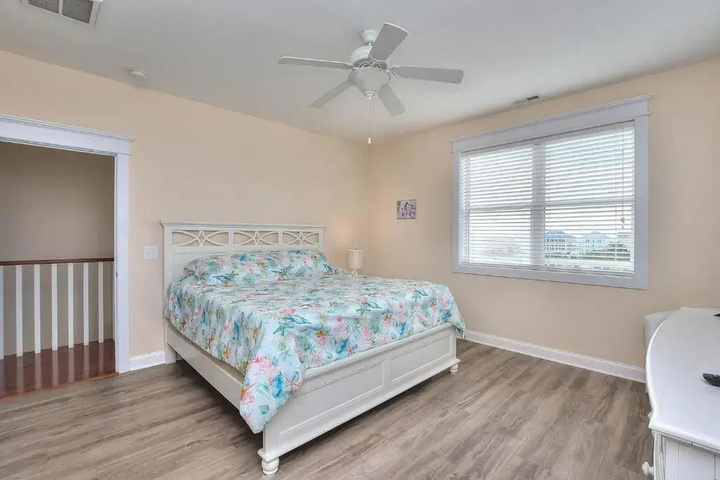 Room 3 of 25